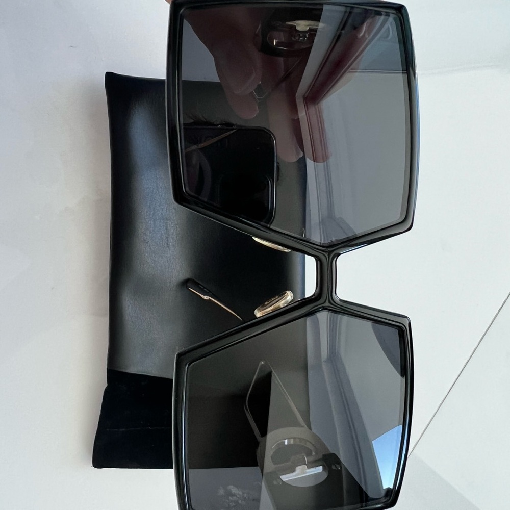 Authentic Dior sunglasses - Picture 6 of 8